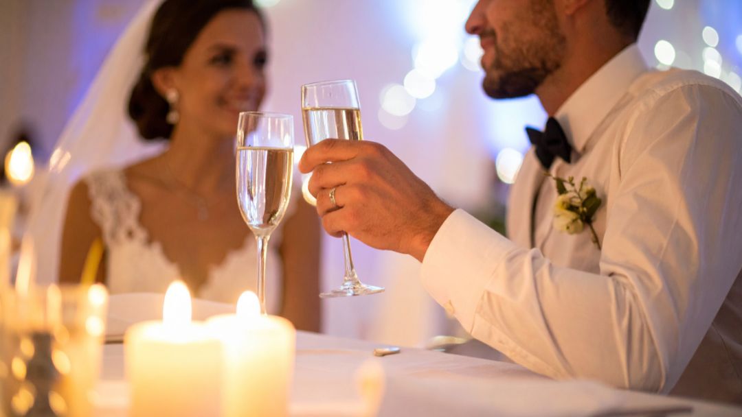 Why Every Wedding Needs a Professional Toastmaster: