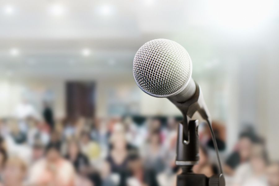 Managing Public Speaking Stress With A Professional Toastmaster